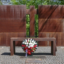 Powiększ obraz: Polski Cmentarz Wojenny, Charków, Ukraina