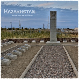 Powiększ obraz: Kazachstan,  cmentarz Ługowoje wzniesiony w 2001 r., upamiętnia 49 Polaków